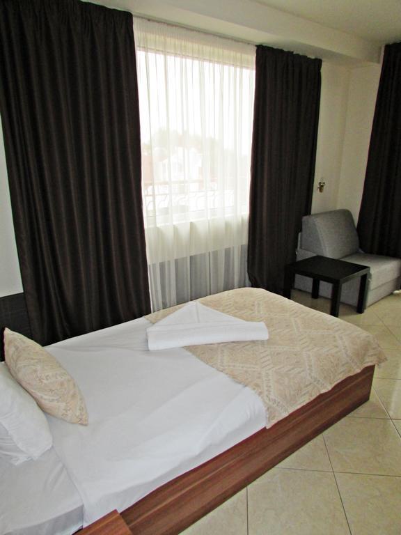 Hotel Brilliance Варна Экстерьер фото